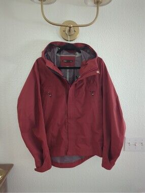 Nau Men’s Red Rain Coat Jacket Zip Off Hood EUC Waterproof Technical  Medium